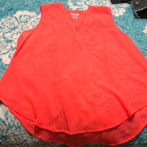 Sleeveless v-neck ladies top